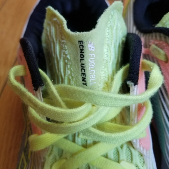 Women's New Balance FuelCell Echolucent size 7.5 white neon athletic sneakers - Picture 12 of 12